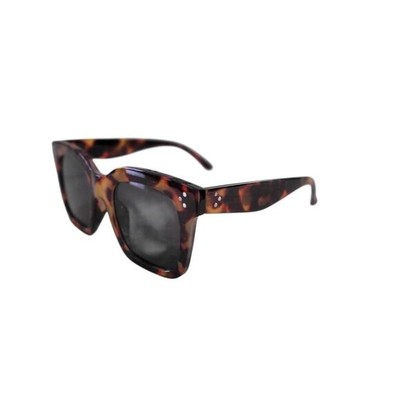 Privé Revaux Designer Tortoise Shell Squared Sunglasses with Hard Case - Picture 11 of 15